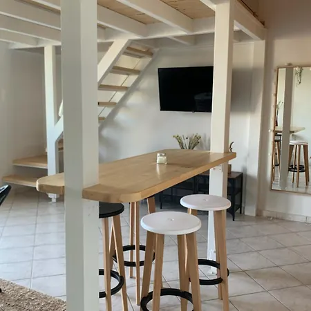 Apartment Zefi's Loft With A View The Sea At Mikrolimano In