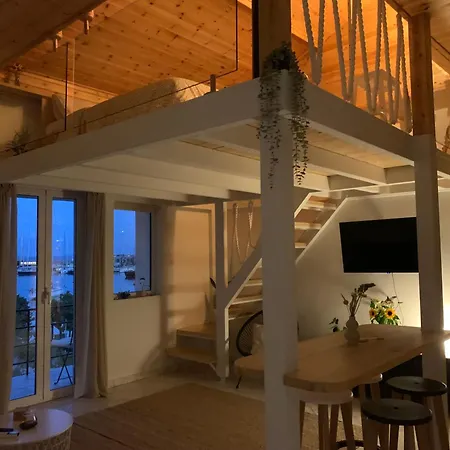Zefi's Loft With A View The Sea At Mikrolimano In Apartment