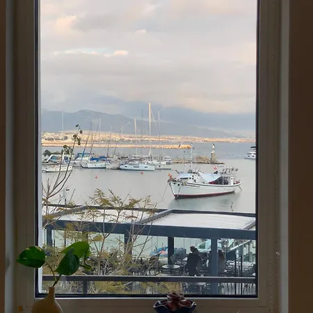 Zefi's Loft With A View The Sea At Mikrolimano In Apartment *