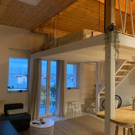 Zefi's Loft With A View The Sea At Mikrolimano In Piraeus